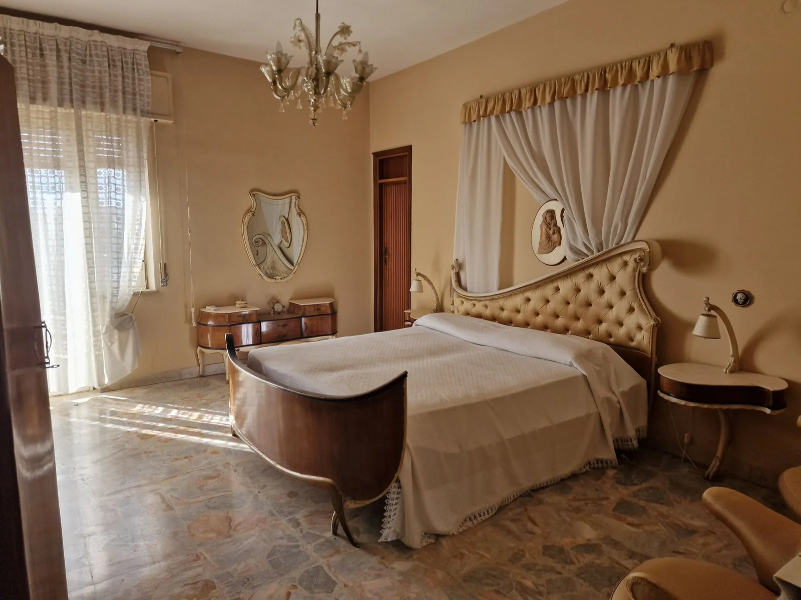 Appartamento con terrazzo in via Gorizia