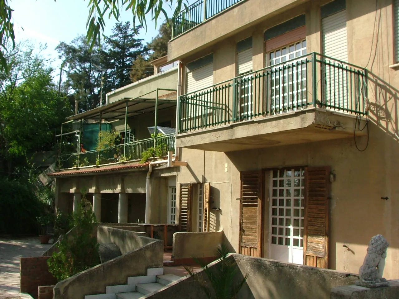 Villa su belvedere per investimento commerciale