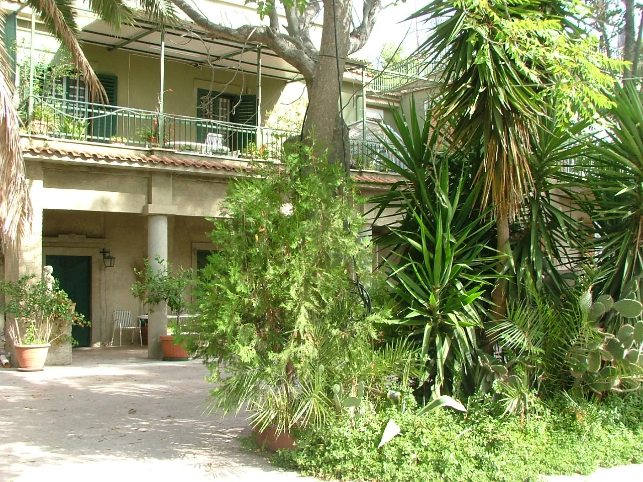 Villa su belvedere per investimento commerciale